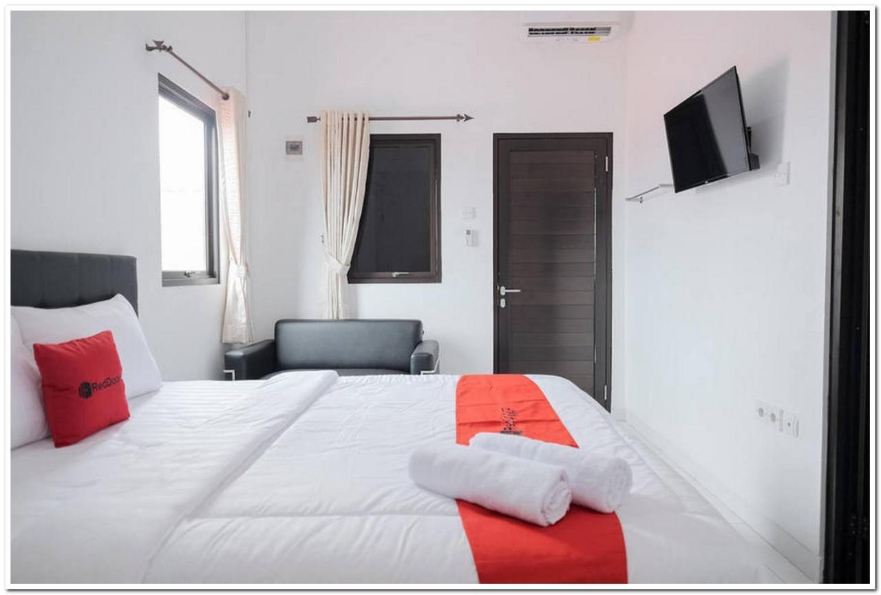 Hotel Reddoorz Near Kota Tua 2 Giacarta Esterno foto